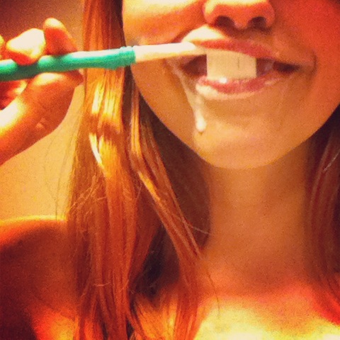 Borsta tänderna när du är riktigt glad!